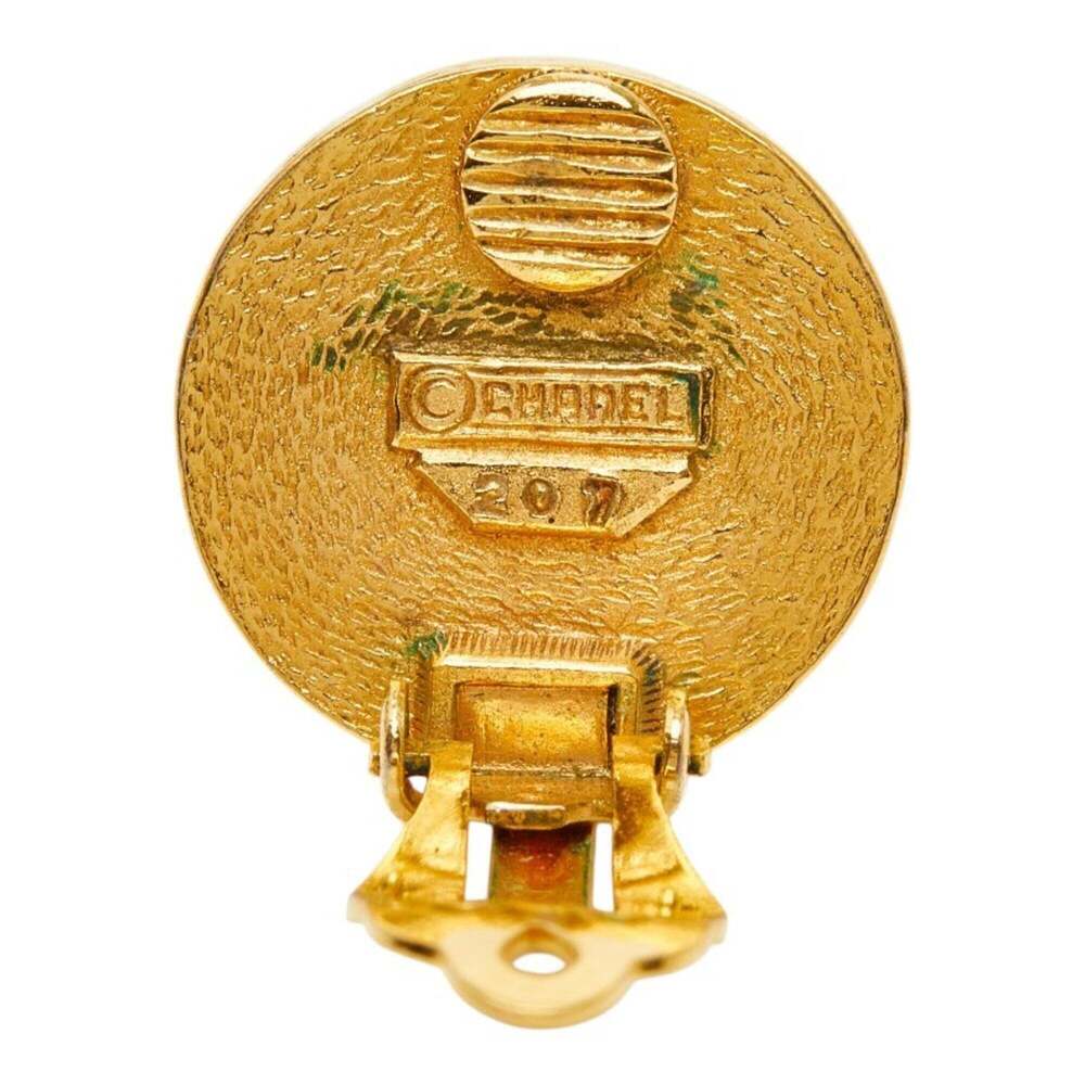 CHANEL Vintage Cream Logo Earrings - Picture 3 of 4